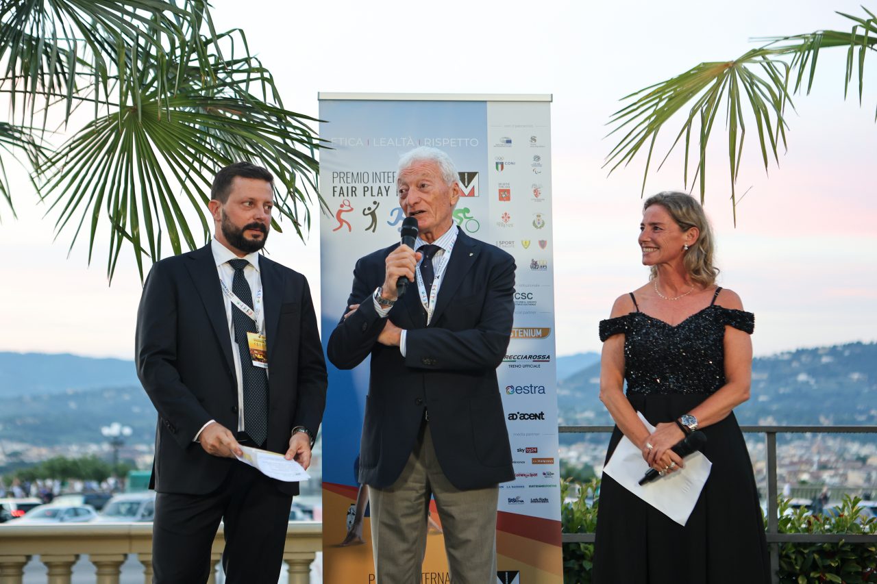 Filippo Paganelli (Board member of the Fair Play Menarini Foundation), Luciano Buonfiglio (President of CONI) e Valeria Speroni Cardi (Board member of the Fair Play Menarini Foundatio
